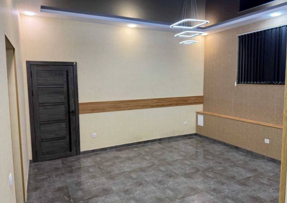 Офис на Урде 250м2 Срочно