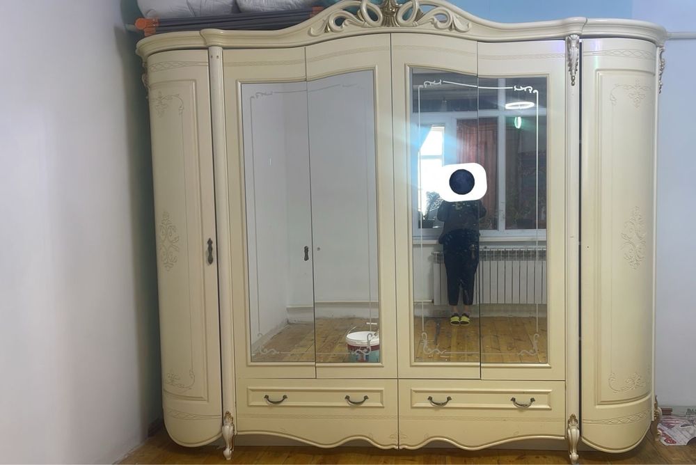 Спальный гарнитур