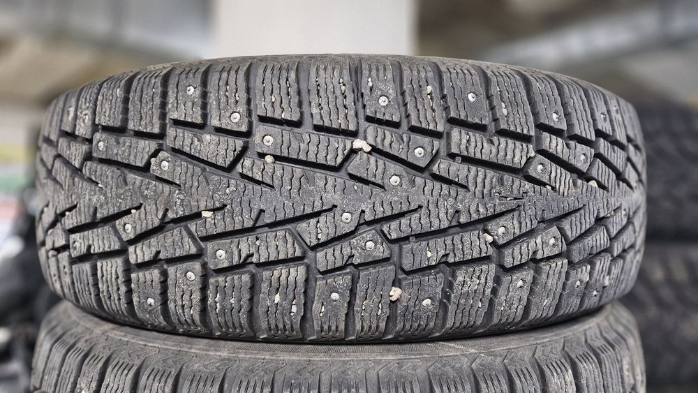 СРОЧНО! Комплект шипованных зимних шин Cordiant 215/60/17 215/55/17