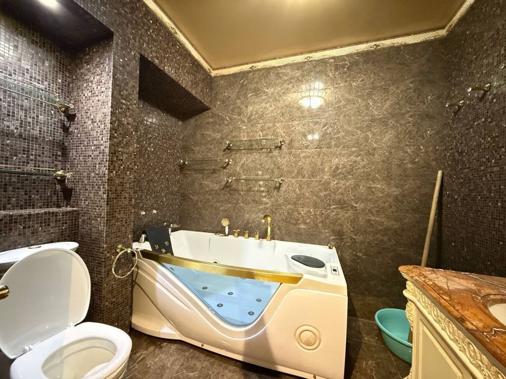 Продажа евро квартира Ц-4 ор: кафе Plov 4/3/4 100м2