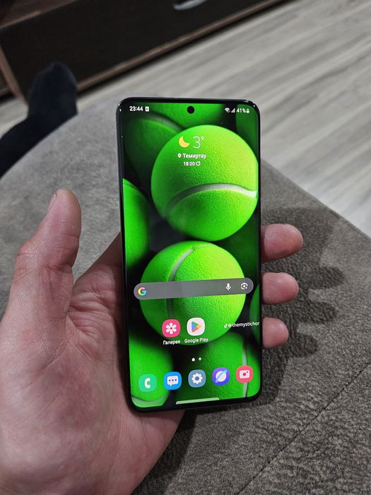 Продам Samsung s20