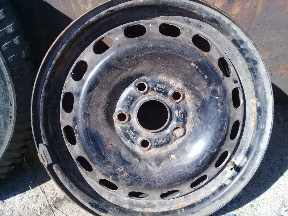 продам диск ауди 100,штамповка