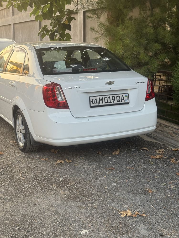 Продам срочно Автомобиль Lacetti