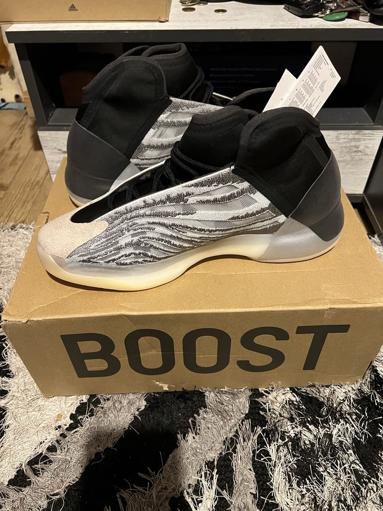 adidas Yeezy Quantum