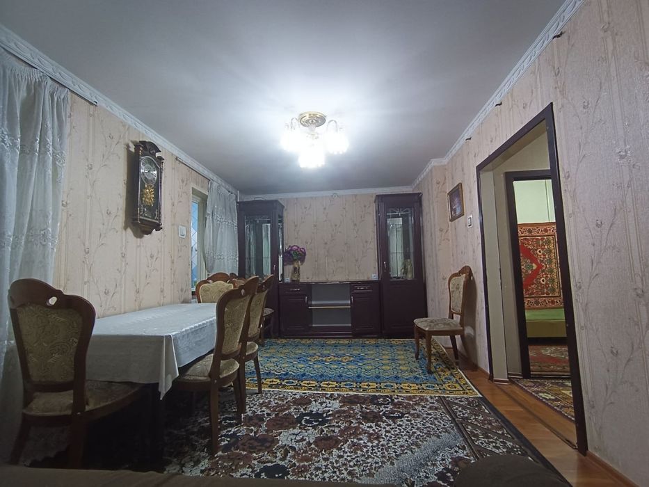 Юнусабад 18, 2в3/2/4 кирпич, два балкона