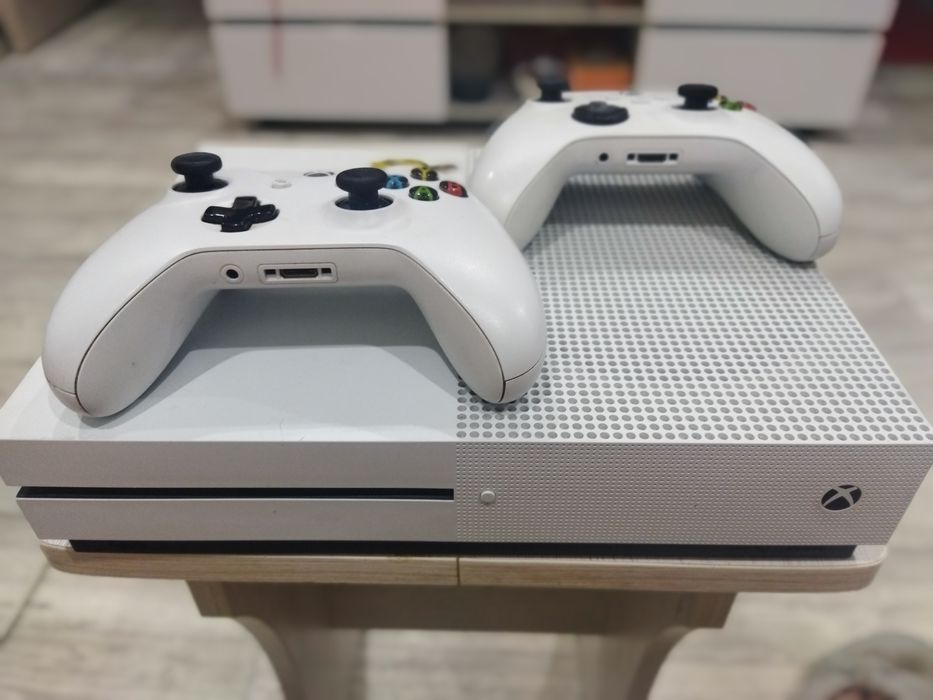 Продам XBOX one s