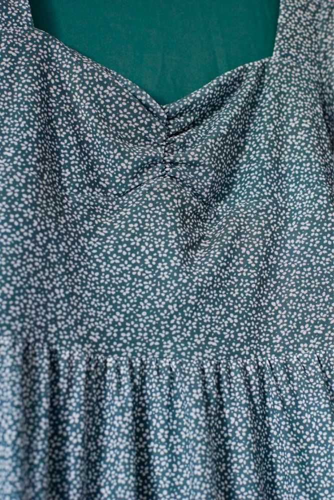 Рокля | Зелена с бели цветя | H&M