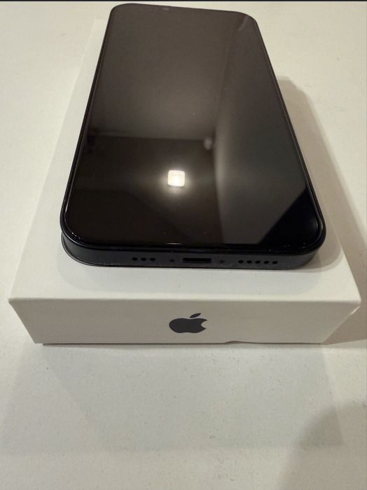 Vand Iphone 14 negru