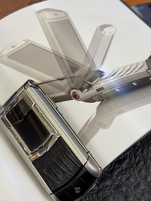 Vertu Constellation Ayxta Aligator