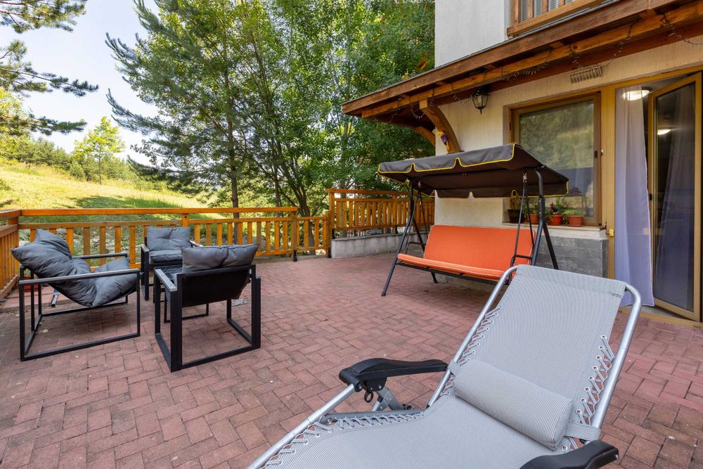 Двустаен апартамент в планината за нощувки с камина, веранда, BBQ,вана