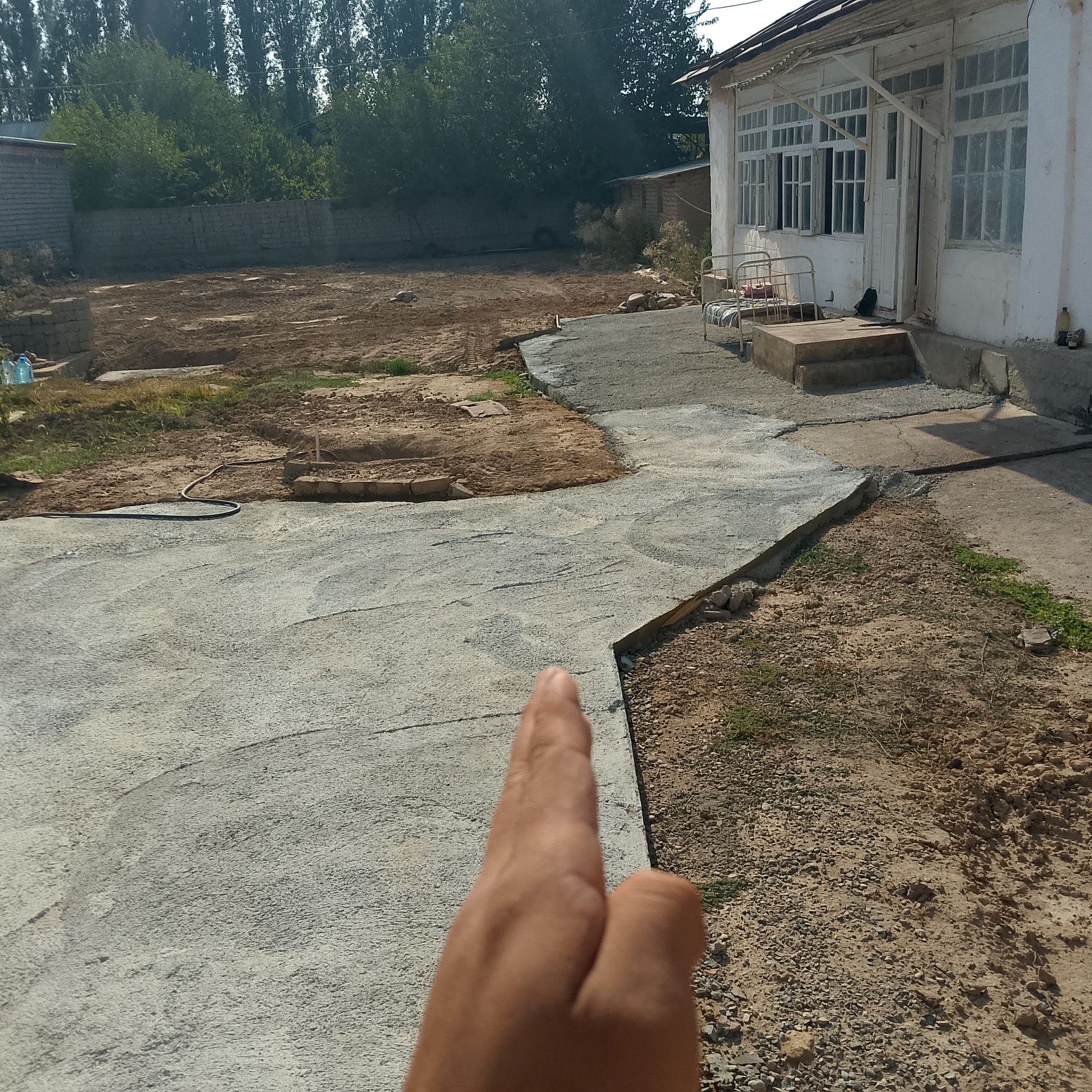 Uy sotiladi Yangi Toshkent 1km yangibozrda