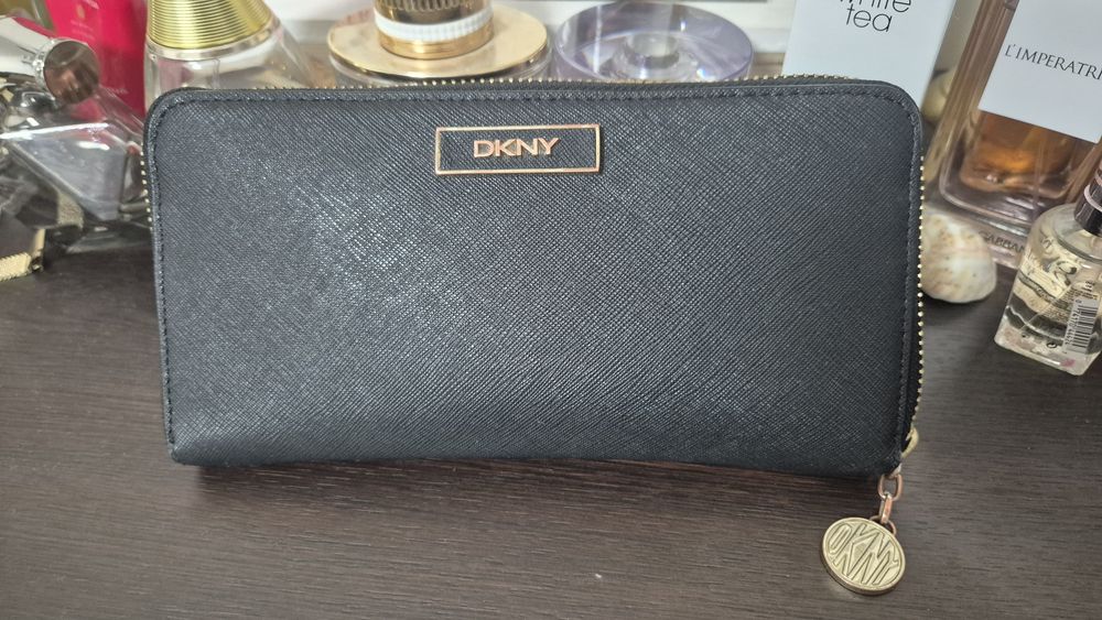 Дамско портмоне портфейл DKNY