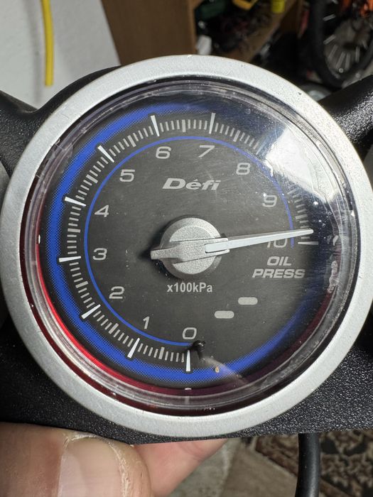 Indicator de temperatură a uleiului Defi Advance BF 60 mm