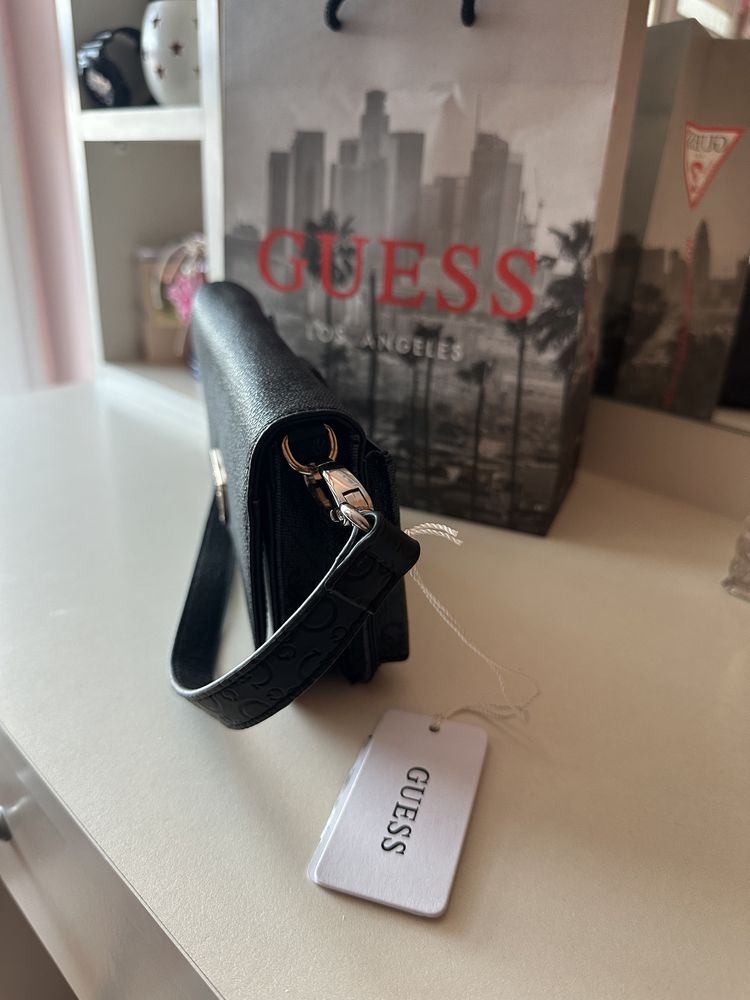 Дамска чанта Guess