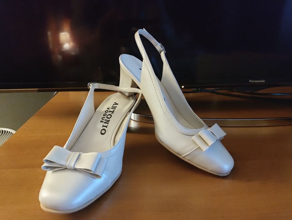 vand pantofi noi de piele mar 37/38