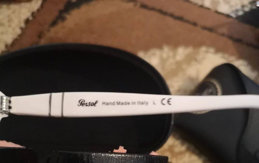 Persol 649 White citește anunțul