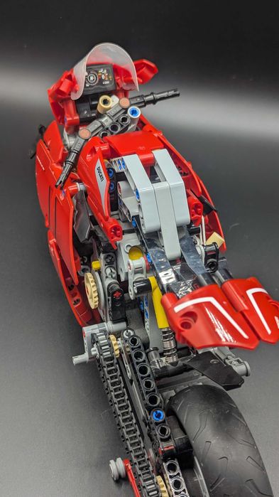 Lego Technic 42107 Ducati Panigale V4 R