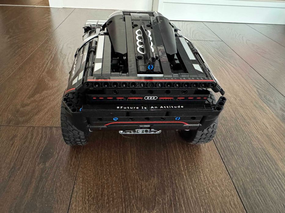 Lego 42160 Audi RS Q e-tron