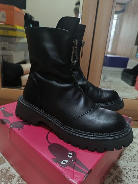 Продам ботинки и сапоги на осень