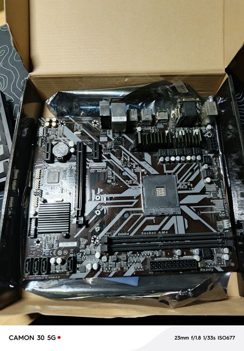 материнская плата GIGABYTE B760M D3HP DDR4.