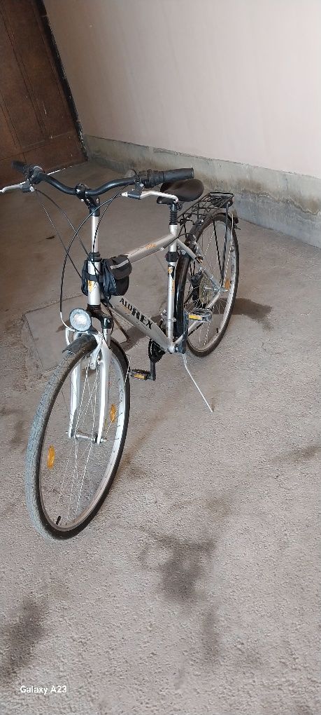 Velosiped sotiladi