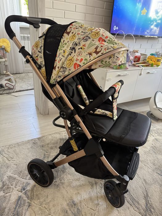 Коляска чемодан в отличном состоянии