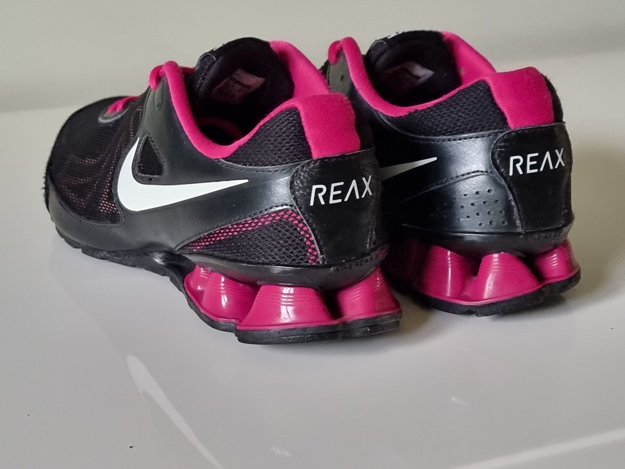 Nike Reax Run 7 спортни обувки 40,5 номер