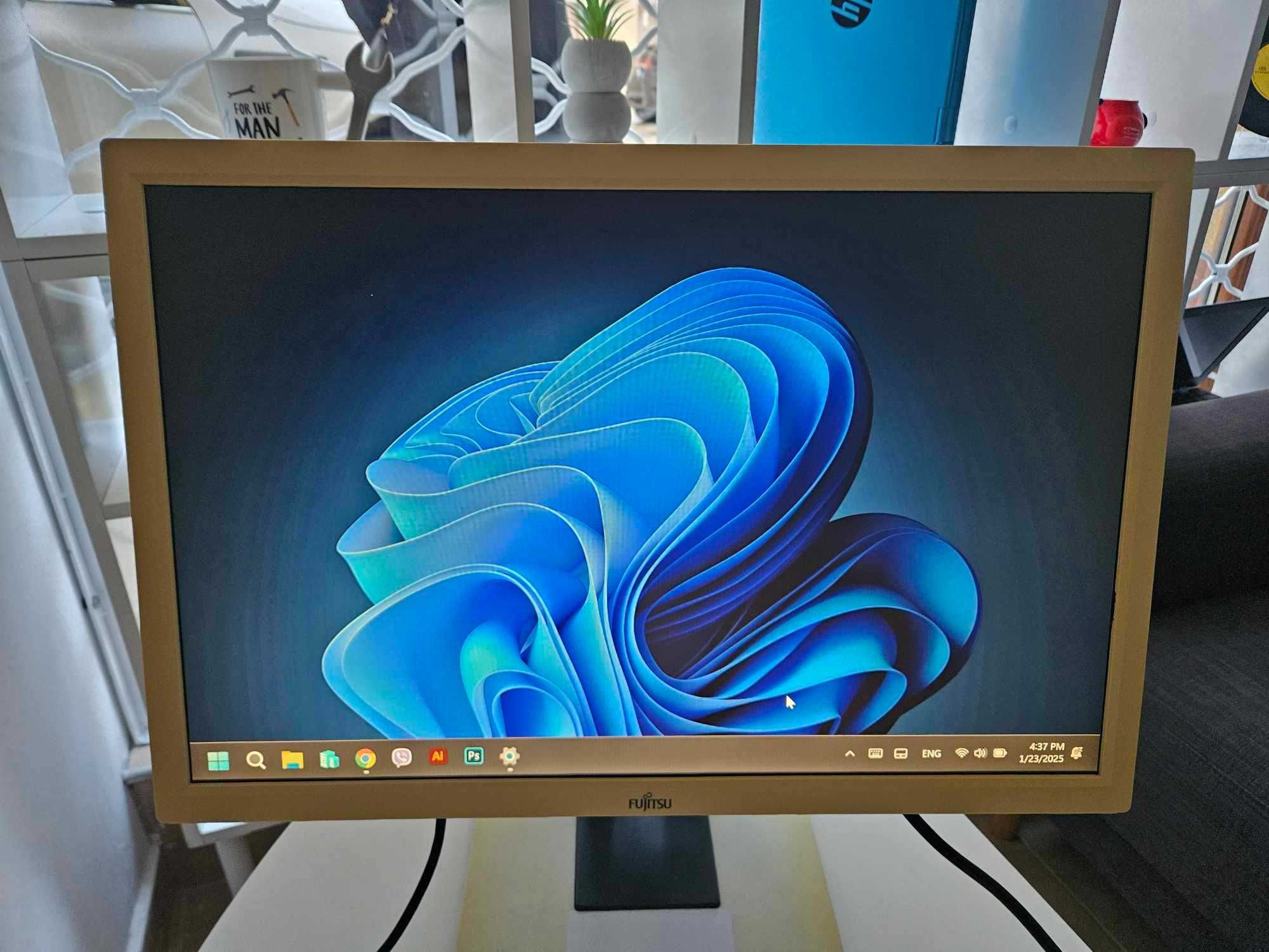 Монитор Fujitsu B22W-5 ECO 22" инча + кабели