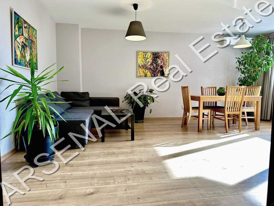 Тристаен апартамент под наем, Център