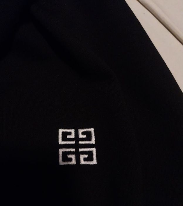 Hanorac Givenchy Original