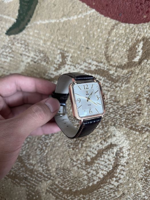 Золотые часы от бренда Яшма