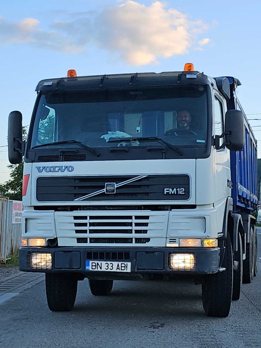 Volvo 8x4 basculabil