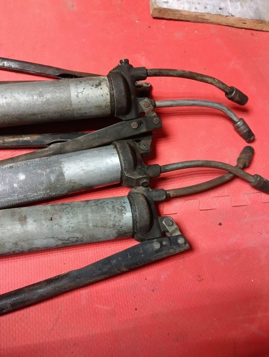 Продам шприцы для смазки