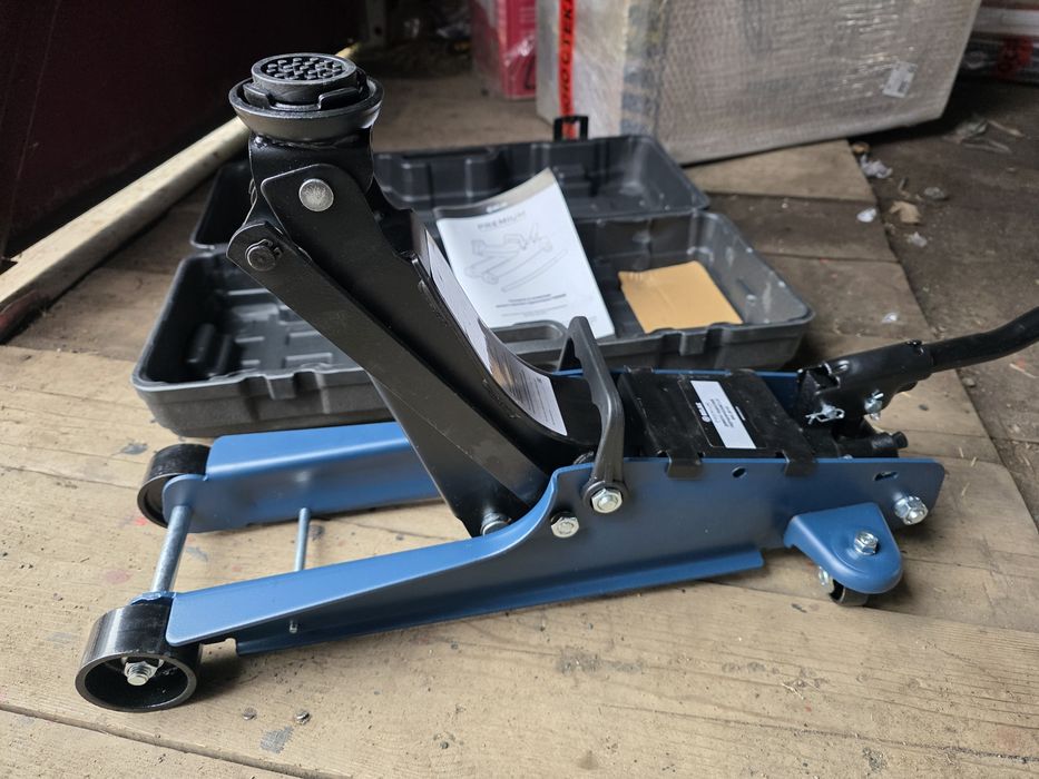 Новый домкрат для авто