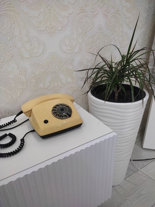 Телефон аппарат в рабочем и хорошем состоянии