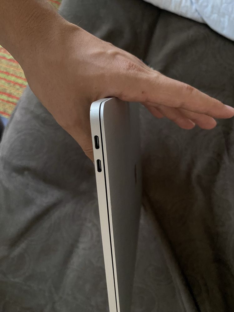 Macbook pro 13.3 dyum