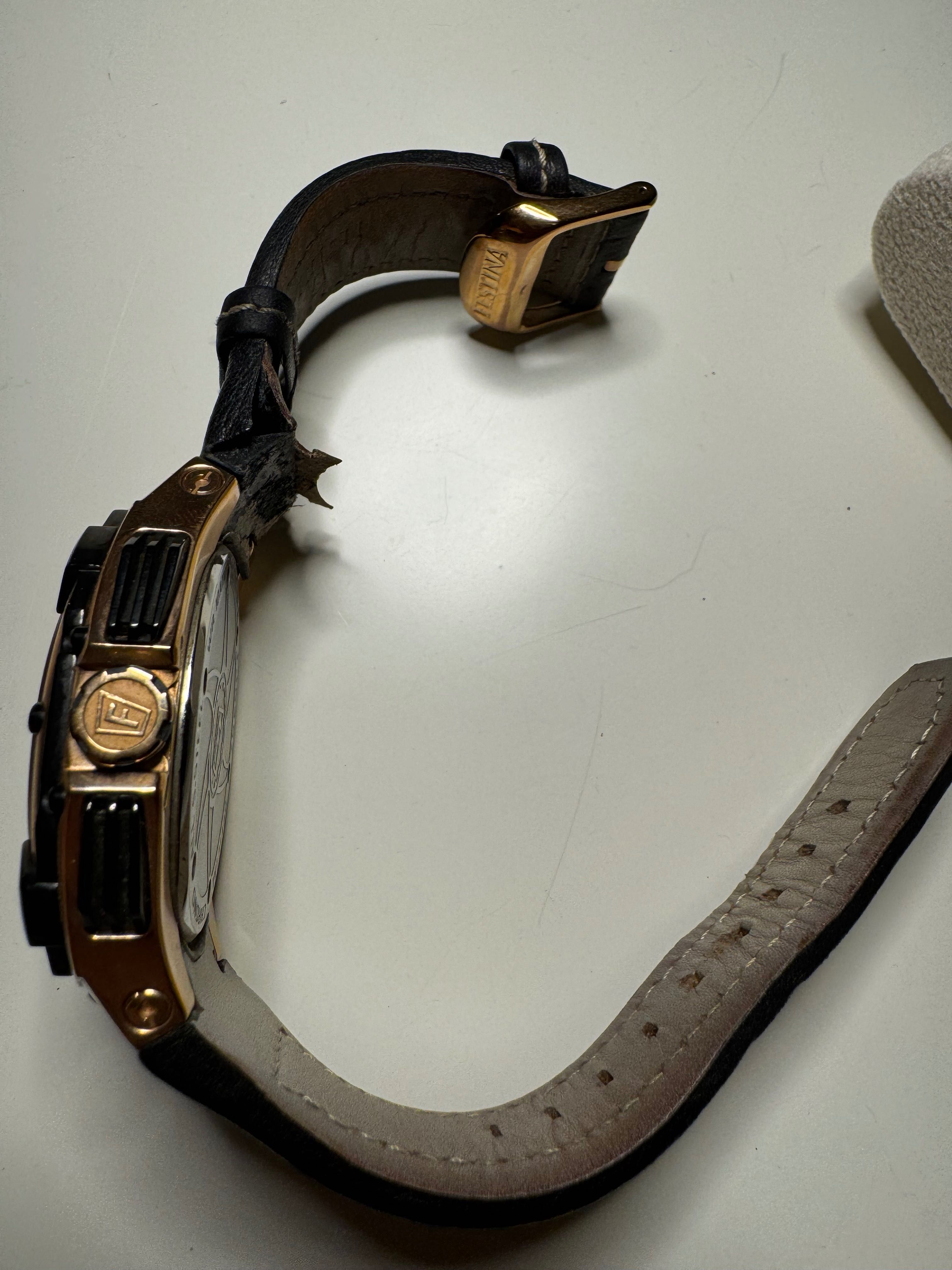 Часовник Festina