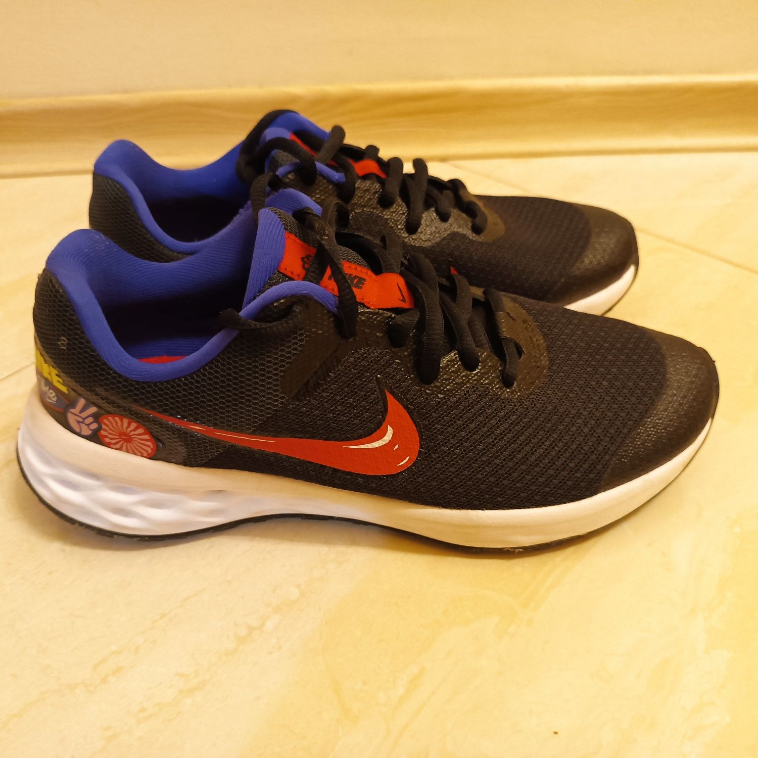 36,5 н Nike Running