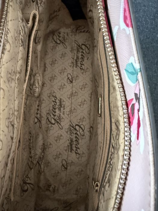 Дамска чанта Guess