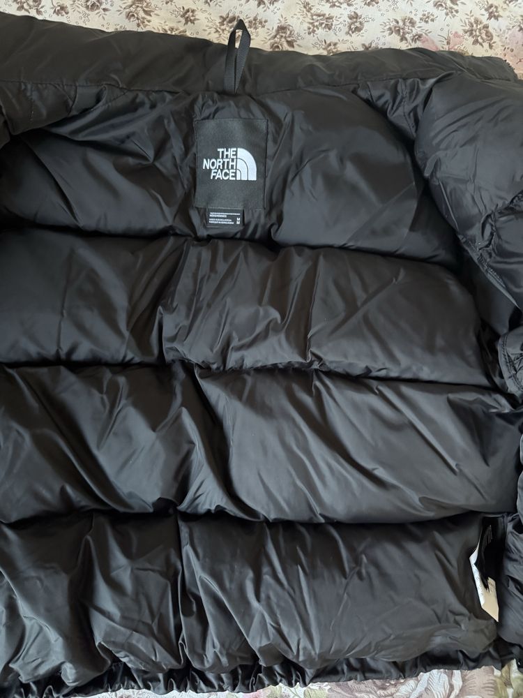 Продава се яке The North Face 1996 Retro Nuptse(оргинално с етикет