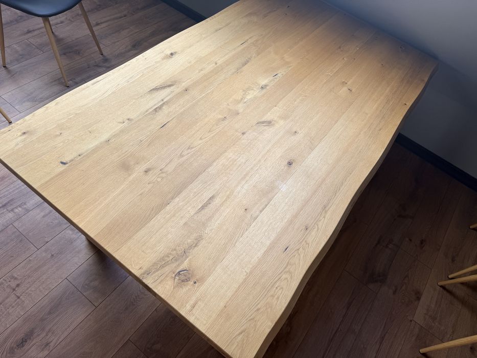 Трапезна маса от масив с метални крака(черен мат). Размери: 160/90/75