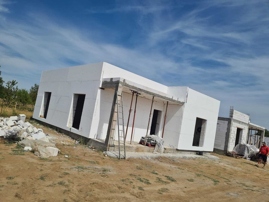 Casa parter cu 3 dormitoare in Isalnita