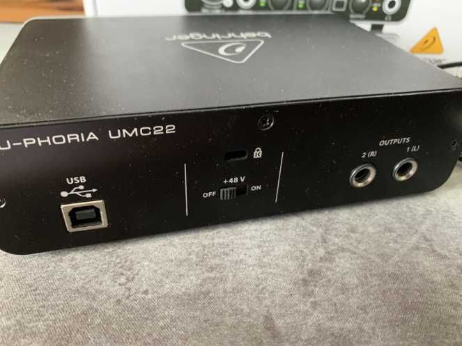 Външна аудио карта (аудио интерфейс) Behringer UMC22