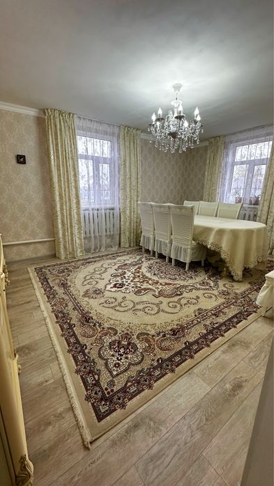 Частный дом с магазином