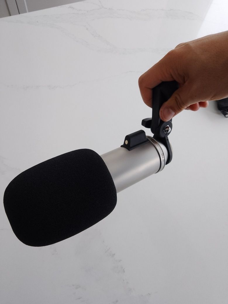 Микрофон для подкастов и стриминга Rode Broadcaster