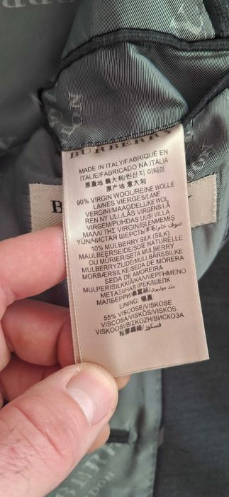 Мъжко сако Burberry,90% вълна ,10% коприна в перфекто състоание .