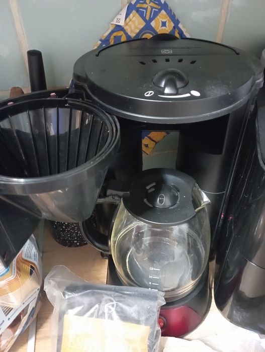 продам кофеварку б.у.,кофе и фильтры отдам в подарок цена 10500тг.