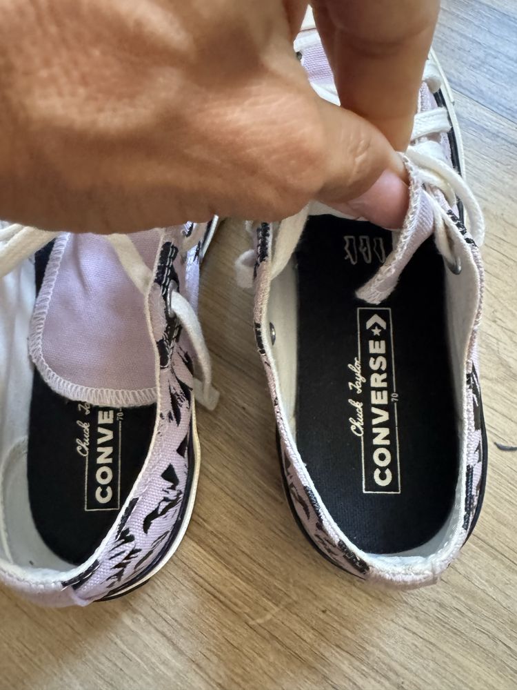 Оригинални шикозни цветни кецове Converse ! 37,5 н