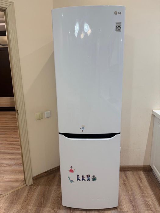 Продам холодильник