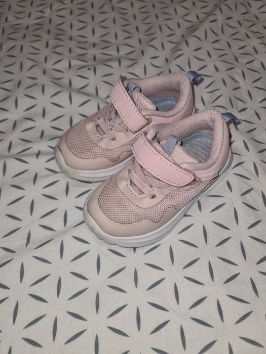 Vând adidași fetițe TEX mărime 21, roz